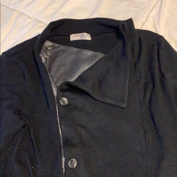 New never worn without tags sweater - Picture 2 of 3